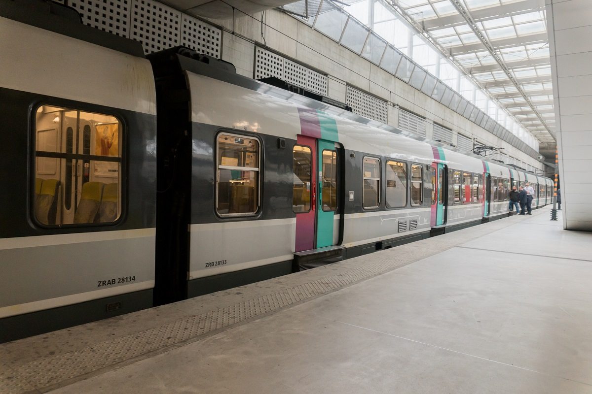Train stations at Charles de Gaulle airport 