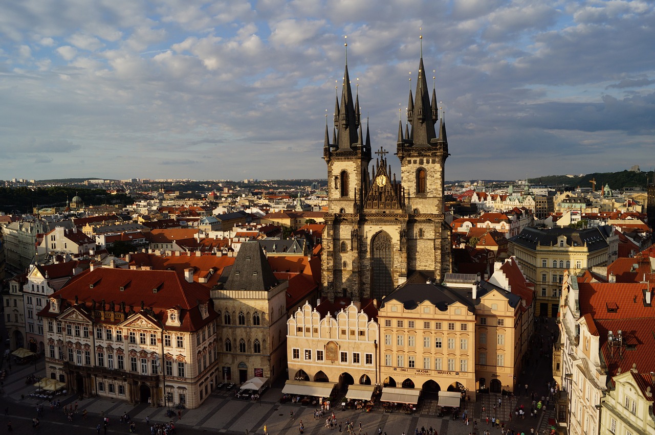 take-a-walking-tour-in-prague-historic-centre-welcome-pickups