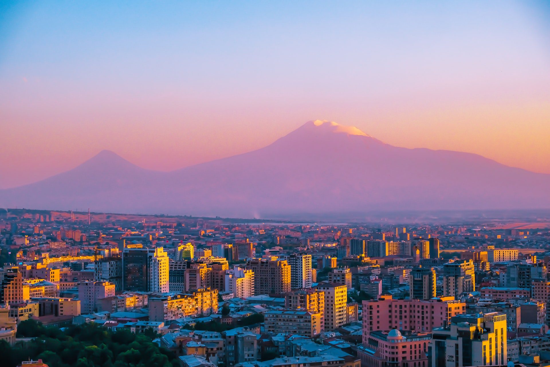 Ararat to Yerevan by taxi from AMD 13,896 - Aug 2024 ✓