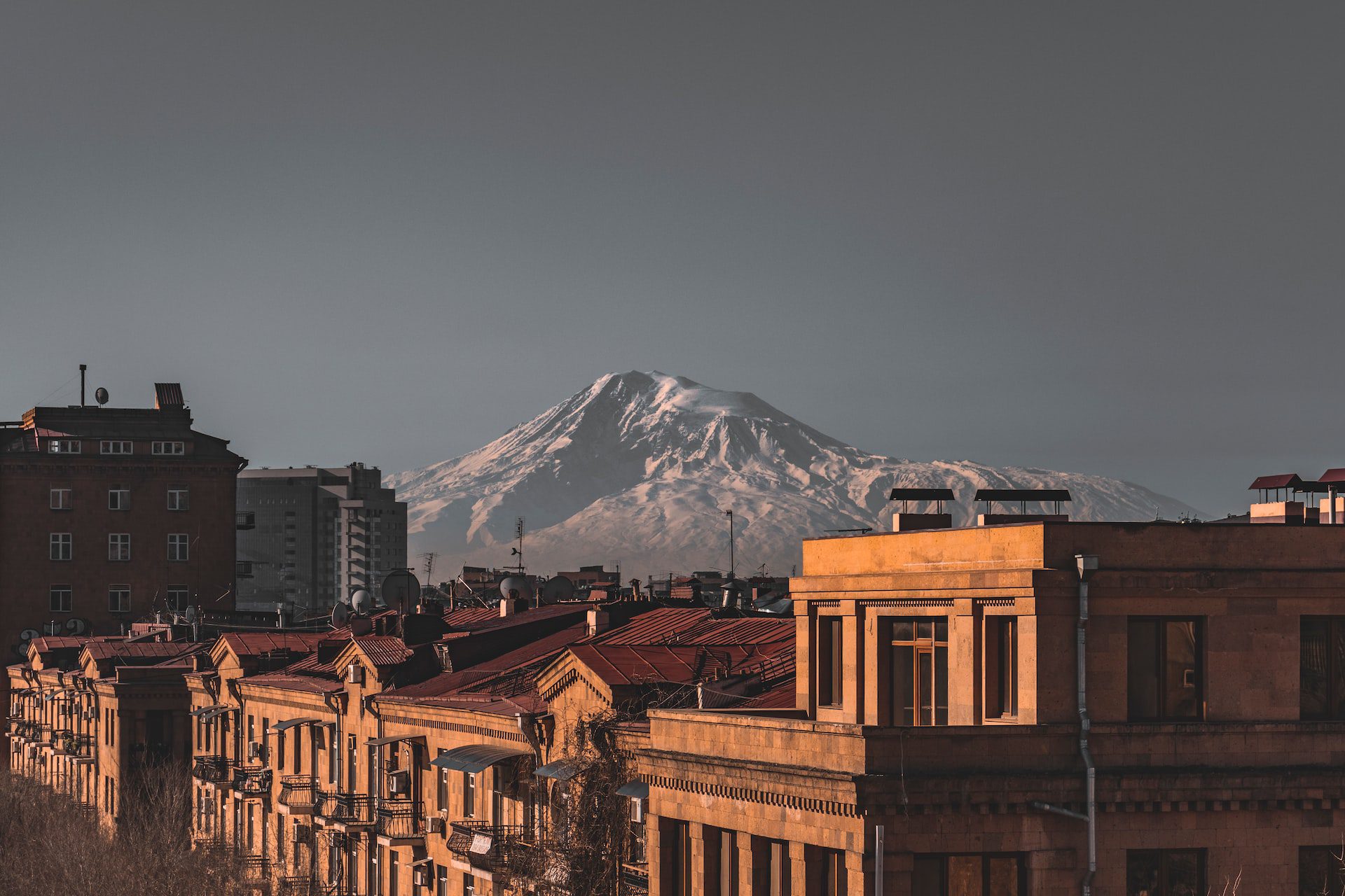 Ararat to Yerevan by taxi from AMD 13,896 - Aug 2024 ✓